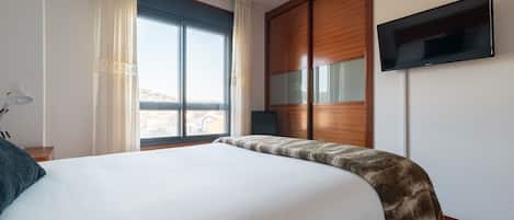 2 chambres, fer et planche à repasser, Wi-Fi gratuit, draps fournis