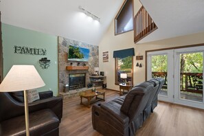 TV, fireplace