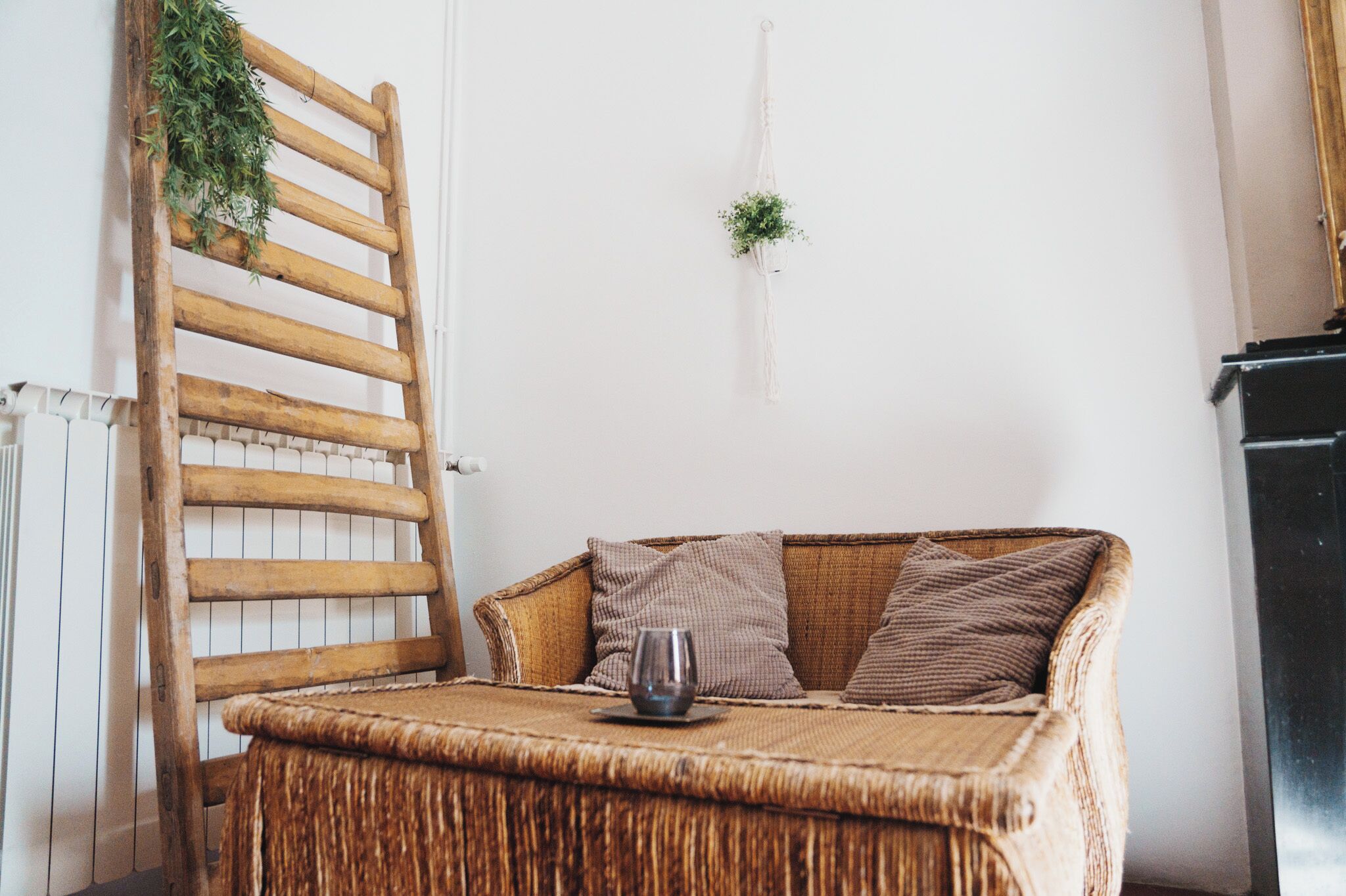 Comfort tweepersoonskamer, uitzicht op zwembad | Verduisterende gordijnen, een strijkplank/strijkijzer, gratis wifi