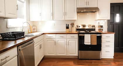 Diego's Retreat-Charming 2BR Home Near I-20