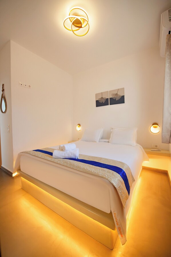2 bedrooms, iron/ironing board, WiFi - Eutixia house,Santorini (santorini)