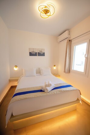 2 bedrooms, iron/ironing board, WiFi