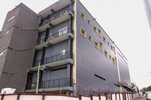 Exterior - Modern Comfort, Prime Location. (Kumasi)