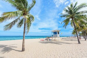 Beach nearby - #1 Beach Estate Las Olas Beach Best Location (Fort Lauderdale)