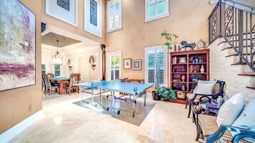 Rumah, Beberapa Tempat Tidur, akses ke kolam renang, pemandangan kolam renang (Victoria Park) | Ruang permainan