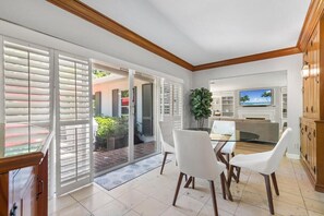 House, Multiple Beds, Hot Tub, Garden View (East Lake ) | Dining - Best Spot Near Lauderdale Beach, Eats & Las Olas (Fort Lauderdale)