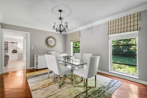 House, Multiple Beds, Hot Tub, Garden View (East Lake ) | Dining - Best Spot Near Lauderdale Beach, Eats & Las Olas (Fort Lauderdale)