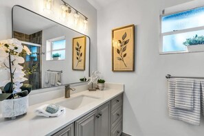 Ferienhaus, Mehrere Betten, Poolzugang, Poolblick (17th Way) | Badezimmer