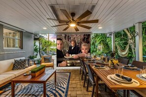 Ferienhaus, Mehrere Betten, Poolzugang, Poolblick (17th Way) | Speisen