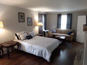 4 habitaciones, tabla de planchar con plancha, wifi y ropa de cama 