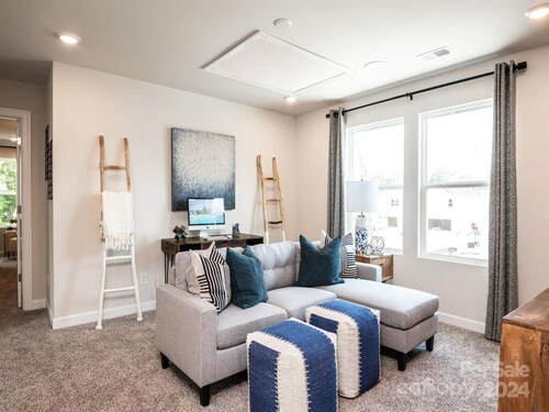 Charming 3-bedroom house within walking distance to downtown Pineville