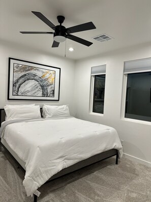 3 chambres, fer et planche à repasser, Wi-Fi, draps fournis