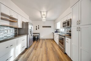 Fridge, microwave, oven, stovetop - 16 Mi to Paint Mines: Spacious Simla Home! (Simla)