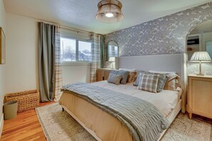3 slaapkamers, een strijkplank/strijkijzer, reisbedje, internet