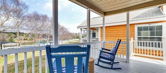 < 1 Mi to Lake Norman Marina: Home w/ Pool Access