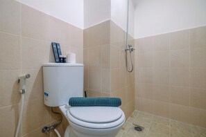 Bathroom - Comfortable 2BR Apartment at Podomoro Golf View (Gunung Putri)
