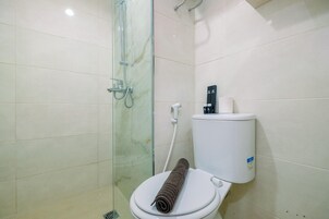 Ducha, artículos de tocador gratuitos, toallas, jabón