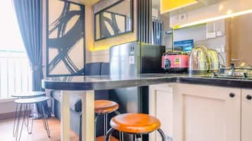 Standard Apartment, 1 Bedroom (Apartment) | In-room dining