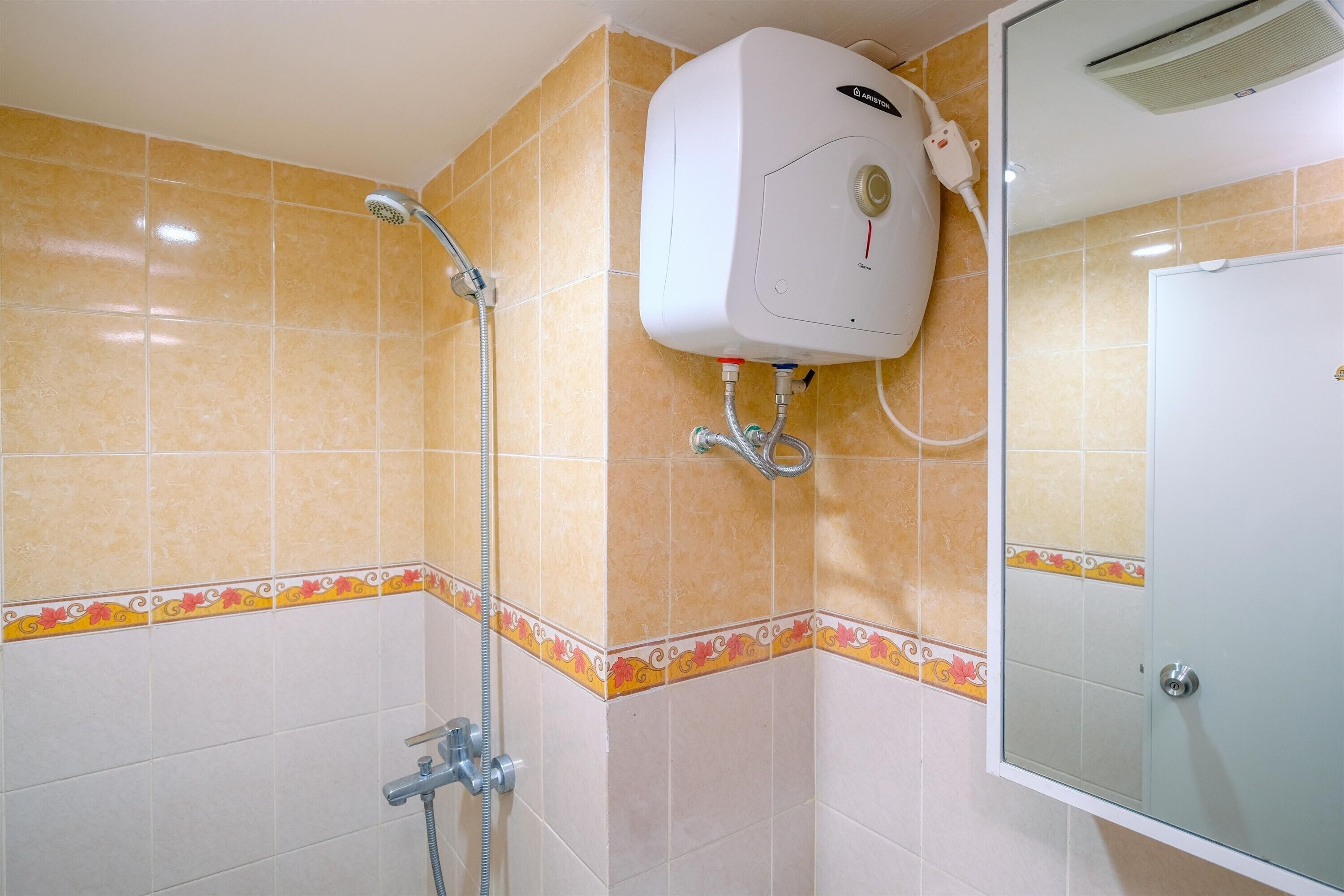 Ducha, artículos de tocador gratuitos, toallas