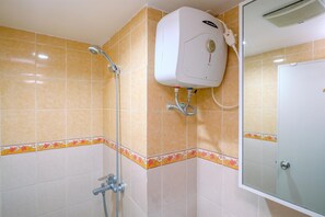 Standard Apartment, 1 Bedroom (Apartment) | Bathroom | Shower, free toiletries, towels - Homey and Cozy Living 2BR Podomoro Golf View Apartment (Gunung Putri)