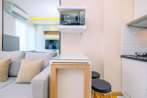 Interior - Minimalist and Cozy Stay 2BR Podomoro Golf View Apartment (Gunung Putri)
