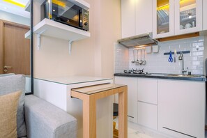 Interior - Minimalist and Cozy Stay 2BR Podomoro Golf View Apartment (Gunung Putri)