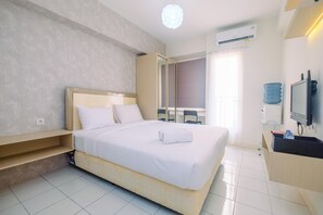 Room - Cozy Modern Studio Podomoro Golf View Apartment (Gunung Putri)