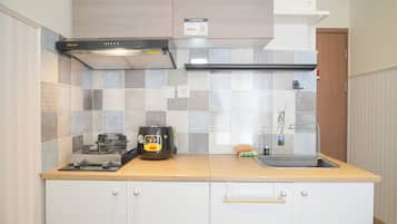 Standard Apartment, 1 Bedroom (Apartment) | Private kitchen | Fridge, rice cooker