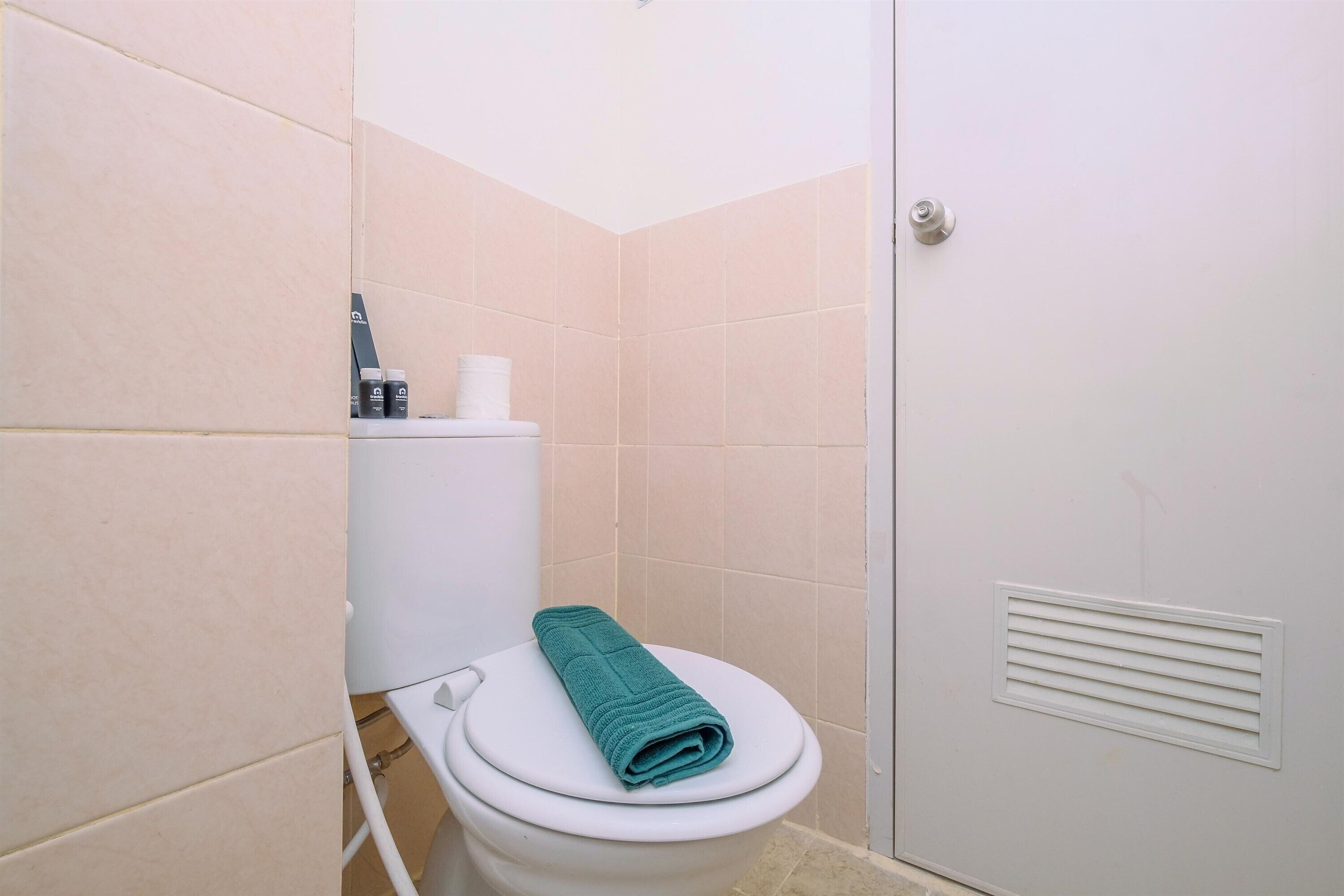 Apartamento estándar, 1 habitación (Apartment) | Baño | Ducha, artículos de higiene personal gratuitos y toallas