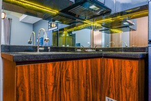 Standardlejlighed - 1 soveværelse (Apartment) | Privat køkken | Køleskab, riskoger