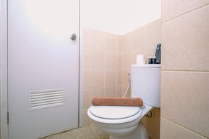 Standard Apartment, 1 Bedroom (Apartment) | Bathroom | Shower, towels - Nice and Modern 2BR at Podomoro Golf View Apartment (Gunung Putri)