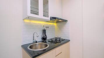 Standard Apartment, 1 Bedroom (Apartment) | Private kitchen | Fridge, rice cooker