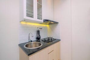 Standard Apartment, 1 Bedroom (Apartment) | Private kitchen | Fridge, rice cooker