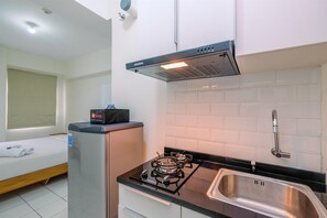 Estúdio standard, 1 quarto (Apartment) | Cozinha privada | Geladeira, panela elétrica de arroz
