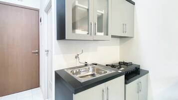 Apartamento standard, 1 quarto (Apartment) | Cozinha privada | Geladeira, panela elétrica de arroz