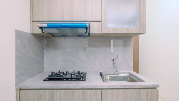 Apartamento standard, 1 quarto (Apartment) | Cozinha privada | Geladeira, panela elétrica de arroz