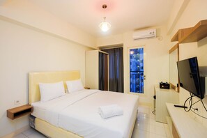 Standard Studio, 1 Bedroom (Apartment) - Comfort and Modern Studio Podomoro Golf View Apartment (Gunung Putri)