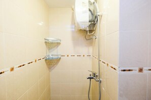 Standard Studio, 1 Bedroom (Apartment) | Bathroom - Comfort and Modern Studio Podomoro Golf View Apartment (Gunung Putri)