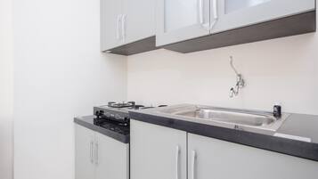 Standard Apartment, 1 Bedroom (Apartment) | Private kitchen | Fridge, rice cooker