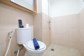 Standard-huoneisto, 1 makuuhuone (Apartment) | Kylpyhuone | Suihku, ilmaiset hygieniatuotteet, pyyhkeet