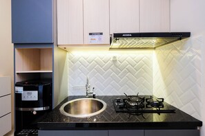 Standard Apartment, 1 Bedroom (Apartment) | Private kitchen | Fridge