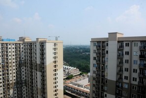 Exterior - Comfort Studio Apartment for 4 Pax at Podomoro Golf View (Gunung Putri)