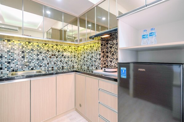 Bathroom - Comfortable and Tidy 2BR Podomoro Golf View Apartment (Gunung Putri)