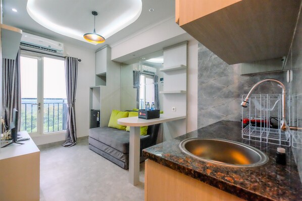 Interior - Warm and Comfortable Designed 2BR at Podomoro Golf View Apartment (Gunung Putri)