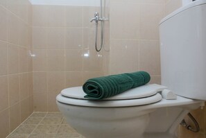 Standard Studio, 1 Bedroom (Apartment) | Bathroom