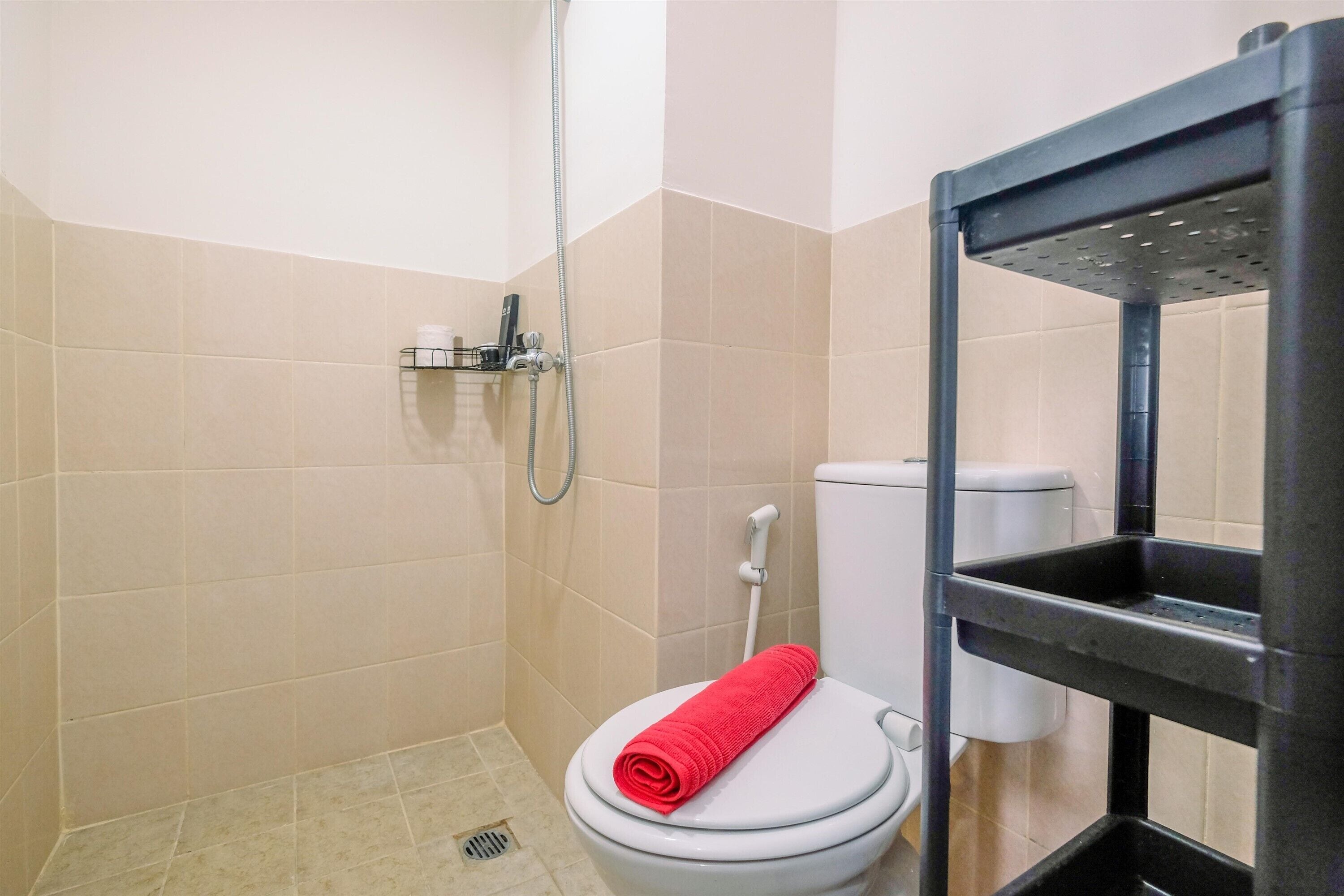 Standard Apartment, 1 Bedroom (Apartment) | Bilik Mandi | Pancuran mandi, kelengkapan dandanan diri percuma, tuala disediakan 