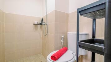 Standard Apartment, 1 Bedroom (Apartment) | Bilik Mandi | Pancuran mandi, kelengkapan dandanan diri percuma, tuala disediakan