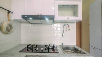 Standard Apartment, 1 Bedroom (Apartment) | Private kitchen | Fridge, rice cooker