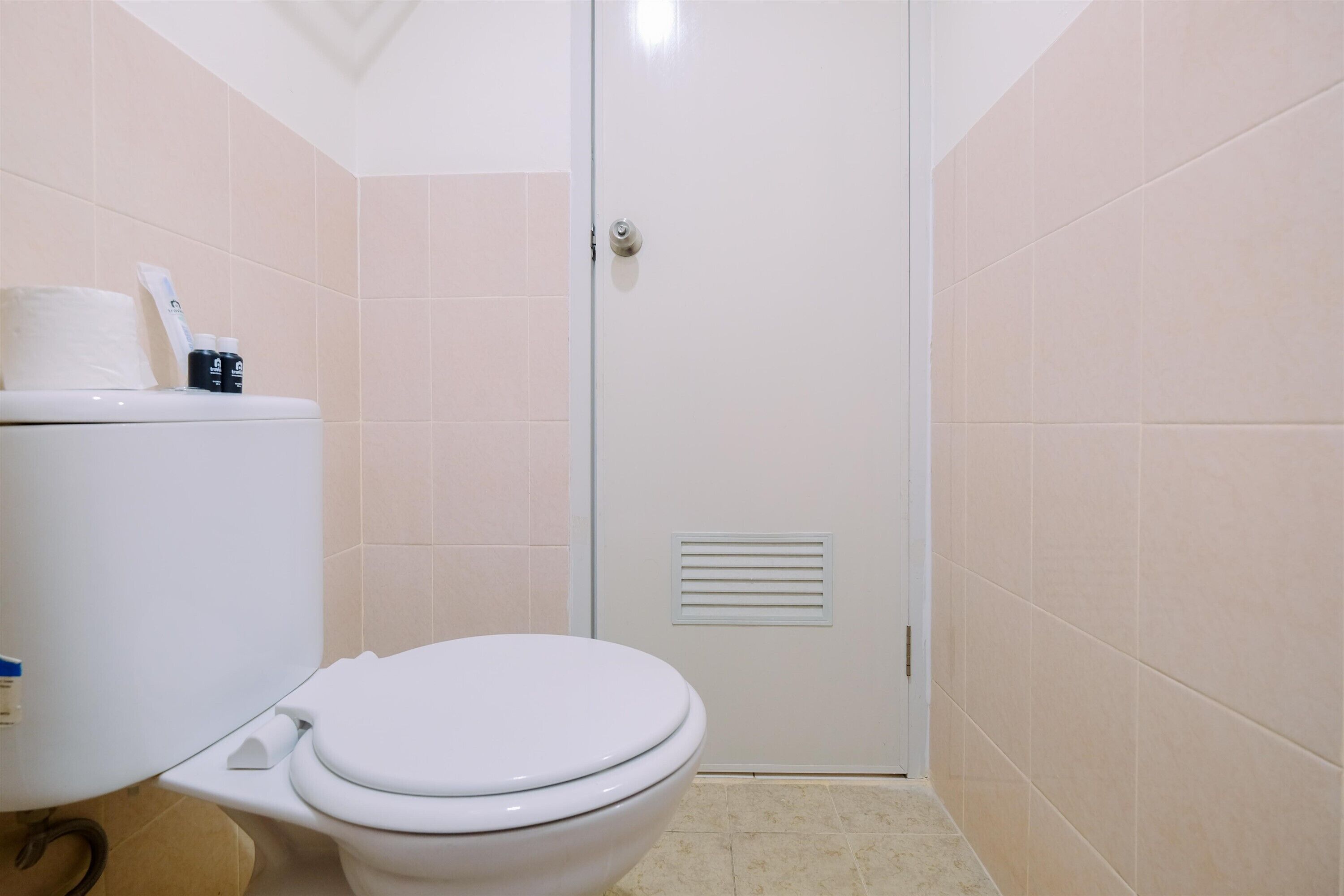 Standard-Studio, 1 Schlafzimmer (Apartment) | Badezimmer | Dusche, kostenlose Toilettenartikel, Handtücher