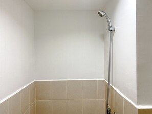 Apartemen Standar, 1 kamar tidur (Apartment) | Kamar mandi | Shower, perlengkapan mandi gratis,  dan handuk